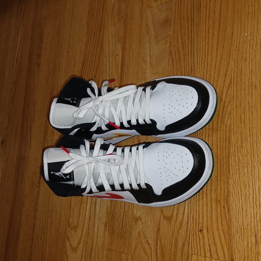 Jordan 1 mid alternate swoosh